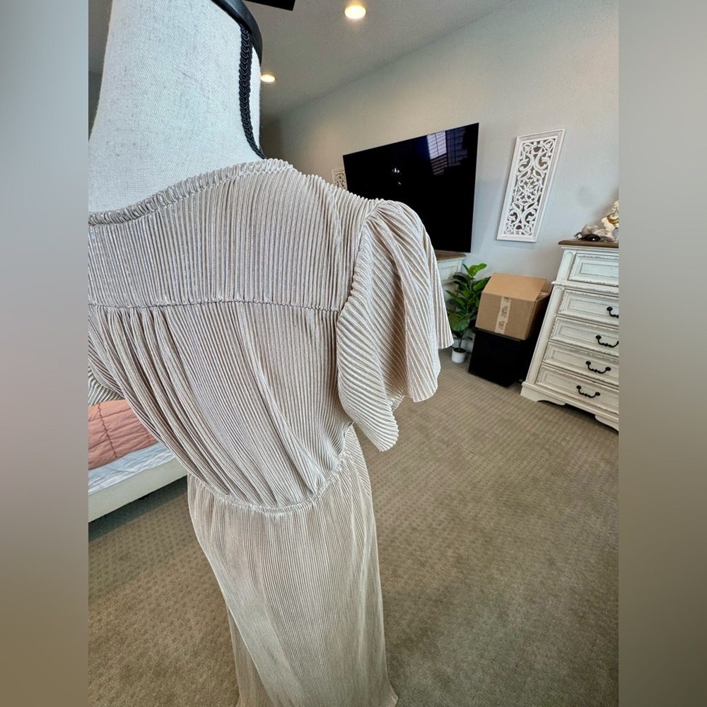 Baltic Born Gold Pleated Maxi Dress – Size M - Picture 6 of 8